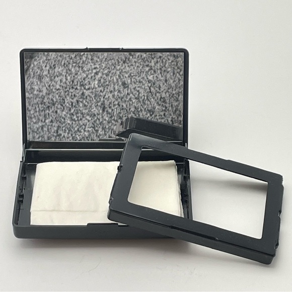 Vintage Kleenex Mirror Plastic Travel Case - Picture 10 of 12